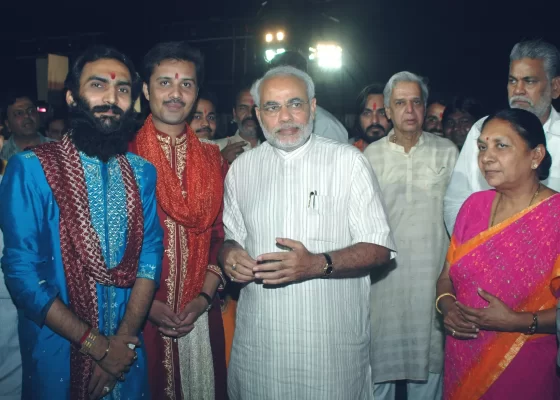 sairam-dave-with-narendra-modi-anandi-patel